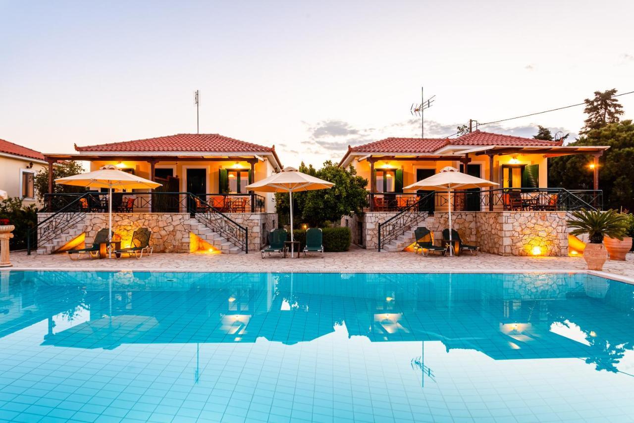 Dukes Poolside Houses Parálion Ástros Buitenkant foto